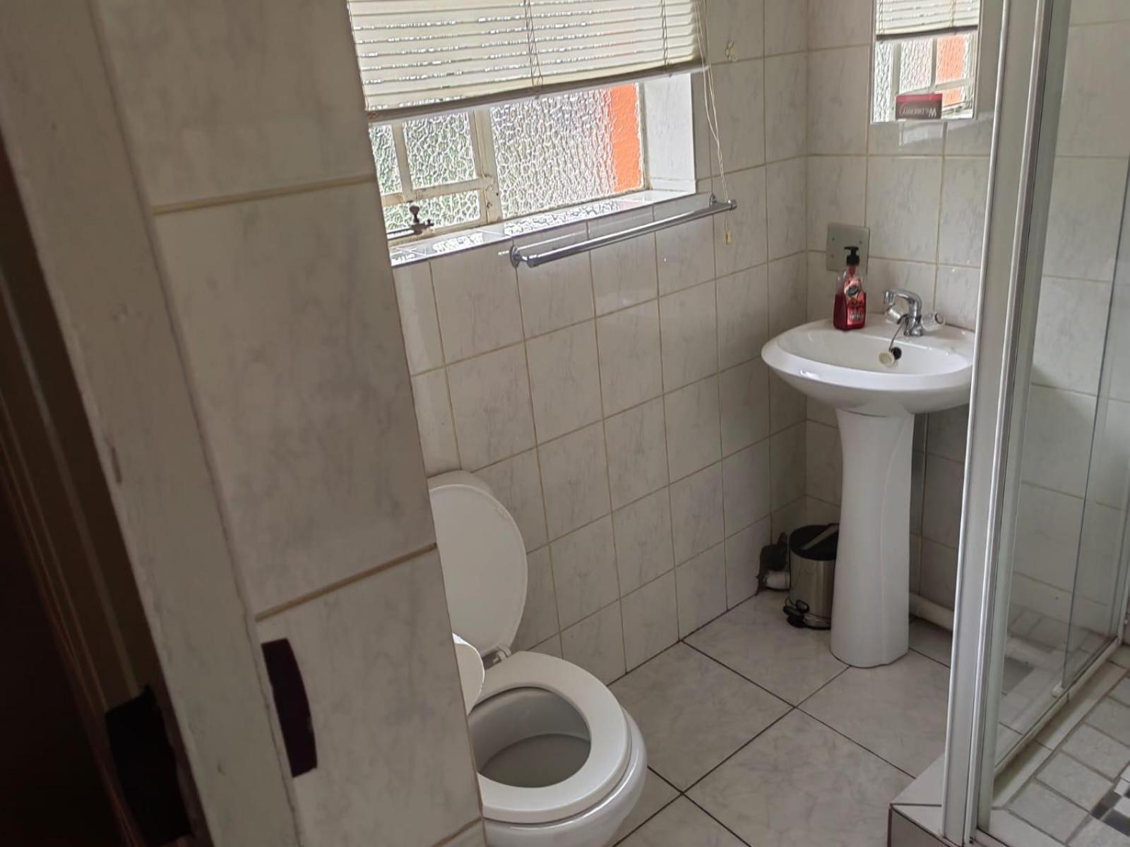 Sibahlenomhlambi Guesthouse Springs  Room photo